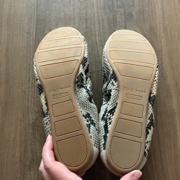 Cole Haan ballet flats grand os in snake skin print, size 8.5 - Picture 3 of 3